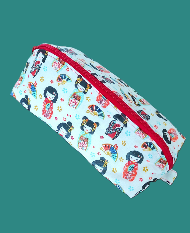Trousse poupée japonaise