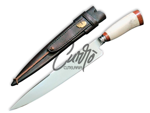 Faca Forjada Criolla Elmo Aço Inox Dorso Liso Cabo em Canela de Avestruz e Madeira de Muirapiranga 10 Pol