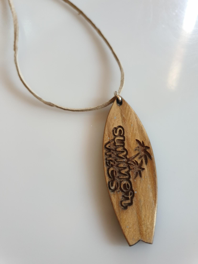 Pendentif surf summer vibes bijoux chic de l'été 