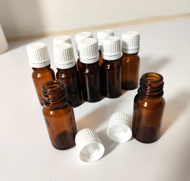 10 flacons vides en verre 10 ml avec compte-gouttes