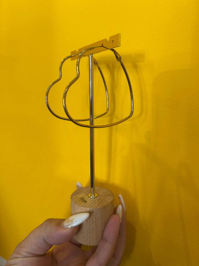 Orecchini a cuore in acciaio dorato