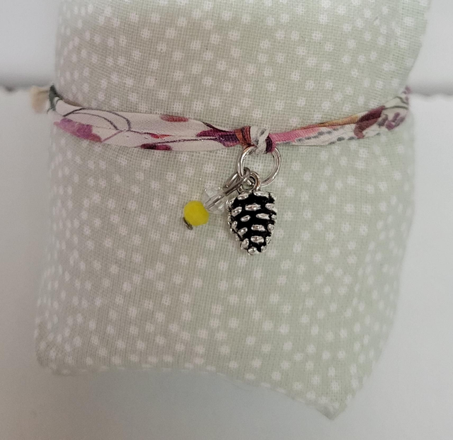 Bracelet liberty pomme de pin 