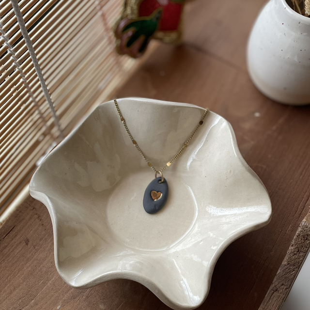 Médaillon Grigri • ovale noir • Cœur 💛