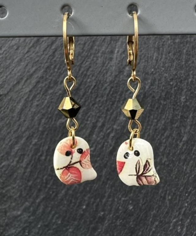 Boucles d&#039;oreilles petits fantômes 