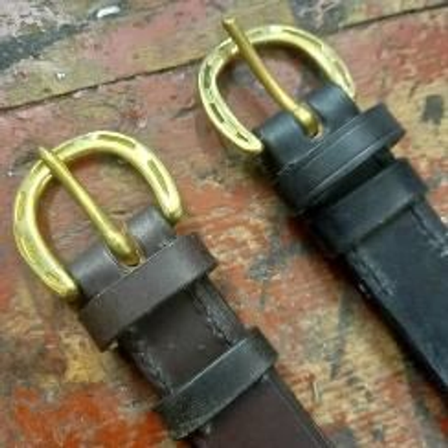 Hand Stitched Horse Shoe Buckle Leather Belt 