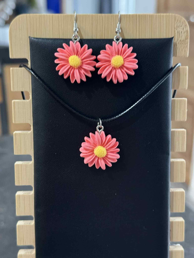 🌺✨ Parure Marguerite Rouge – Élégance Passionnée ✨🌺