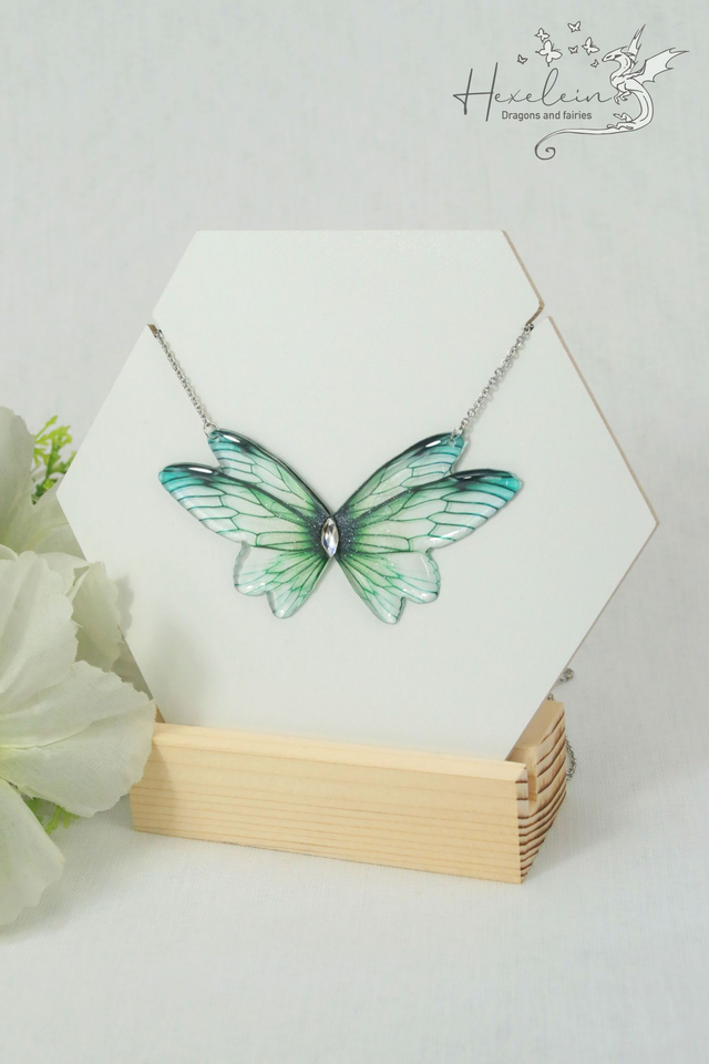 Green small fairy necklace