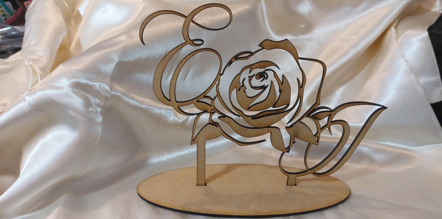 Lettrage en bois pour table des mariés