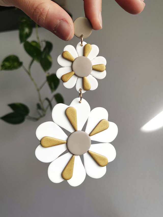 Groovy flowers maxi blanco y dorado