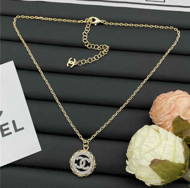 Collier CH
