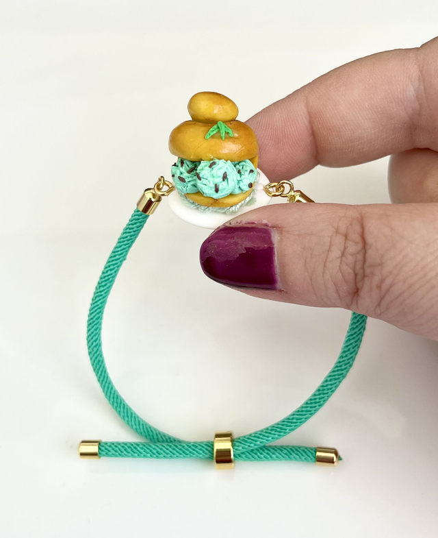 Bracciale Brioche gelato con il tuppo - gusto Menta e scaglie di cioccolato