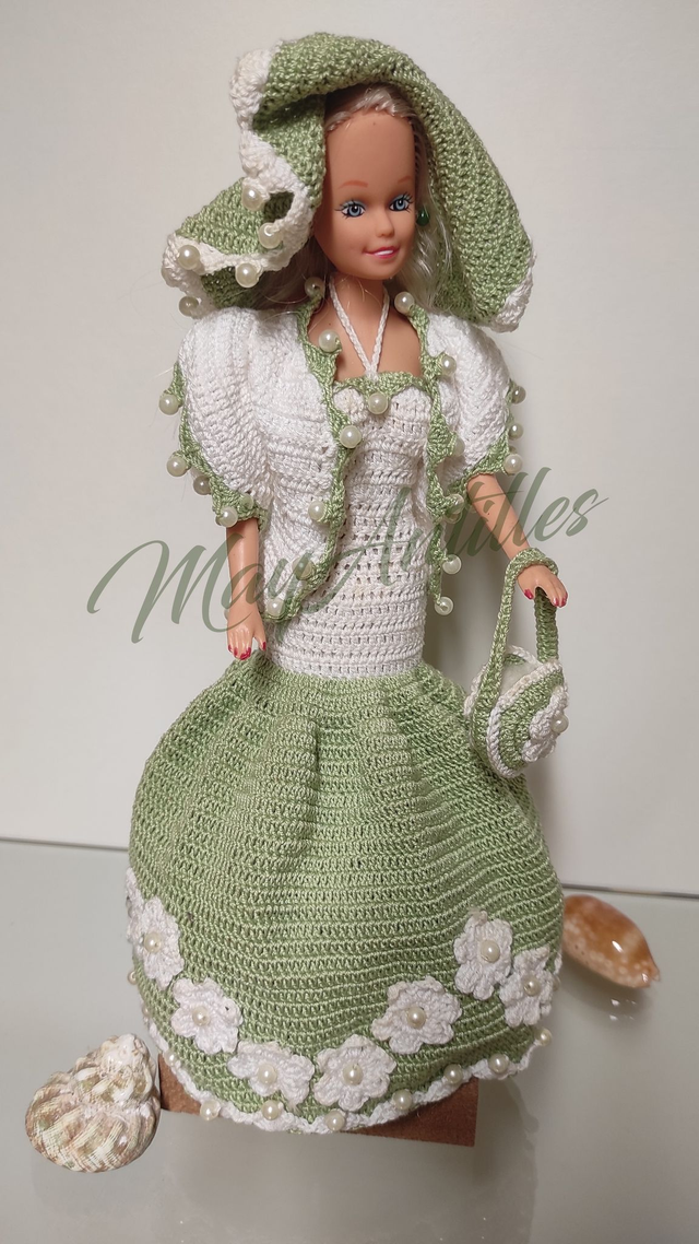 Poupée en robe de princesse au crochet "Lavandine"