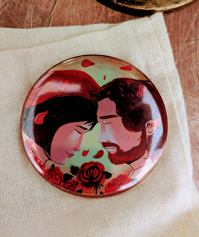 Badge "Clair obscur : Gustave et Sophie" - 58 mm - Métallisé 