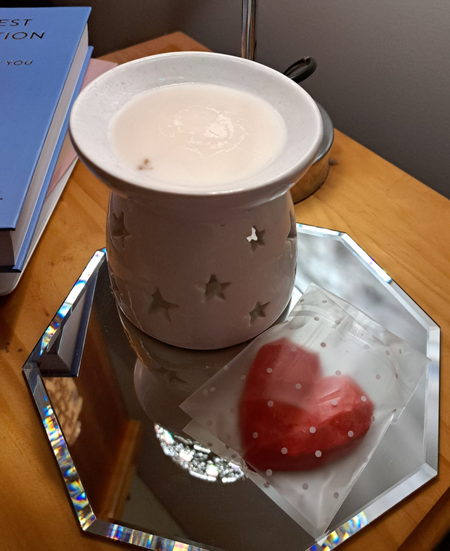 Rose and Bergamot Heart Melt 