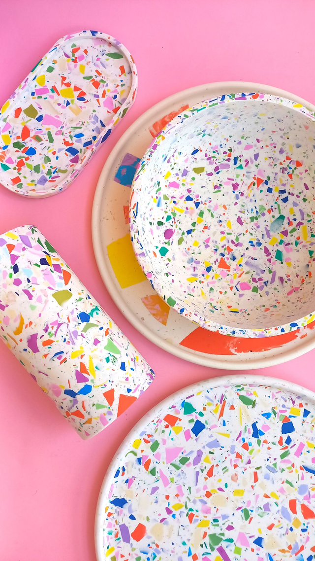 Biała miska terrazzo do kuchni na owoce lub dekoracyjna