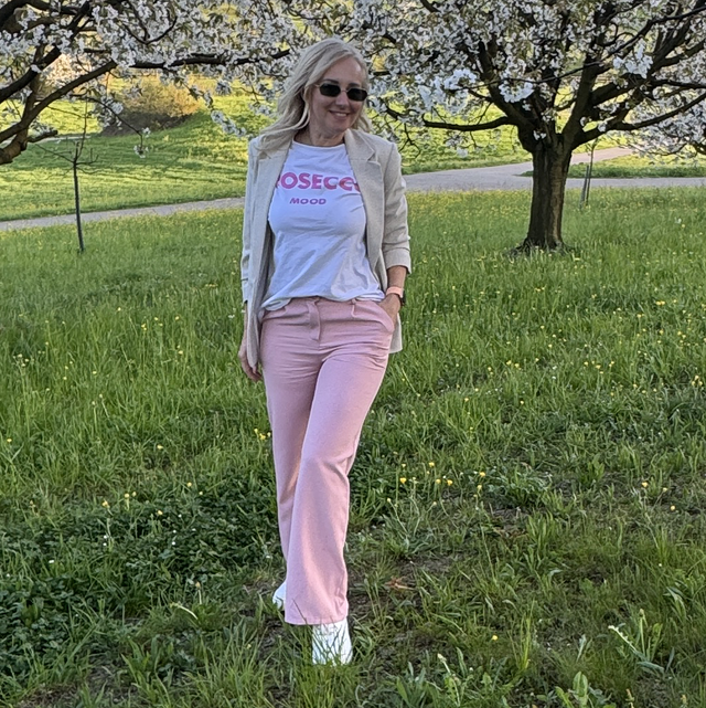 TaniaHose 