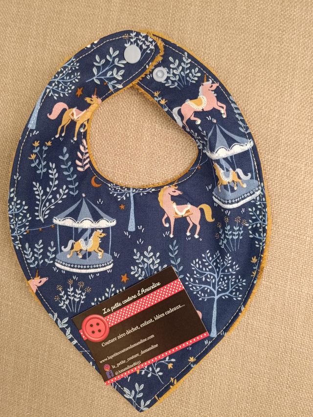Bavoir bandana licorne 