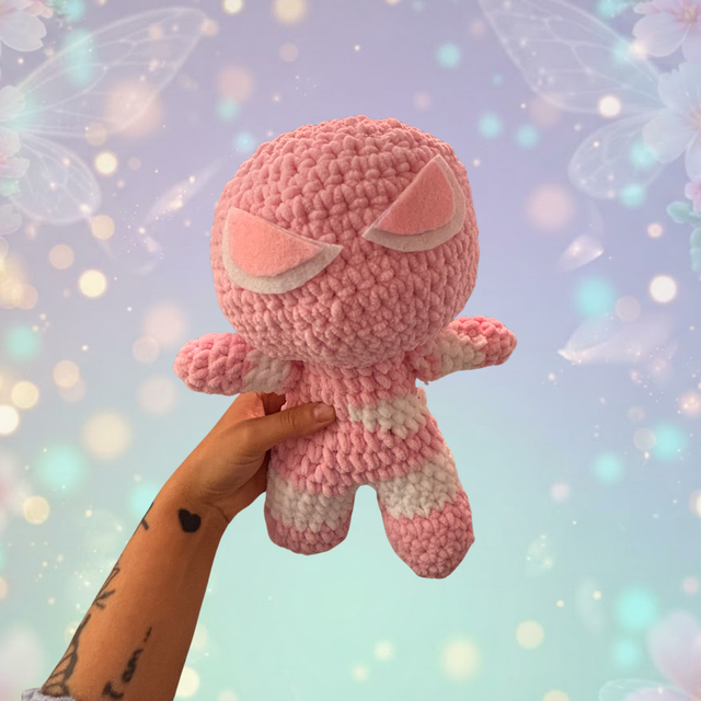 Grosse peluche crochet rose et blanche au regard malicieux – fait main | Nezuka&amp;Cie