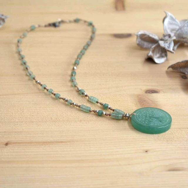 Ras du cou avec cabochon arbre de vie en aventurine