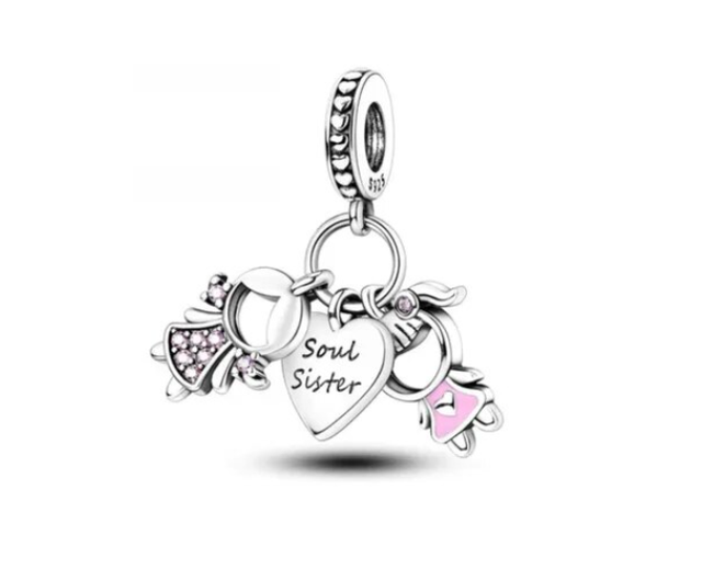 Charm 2 Niñas con Corazon