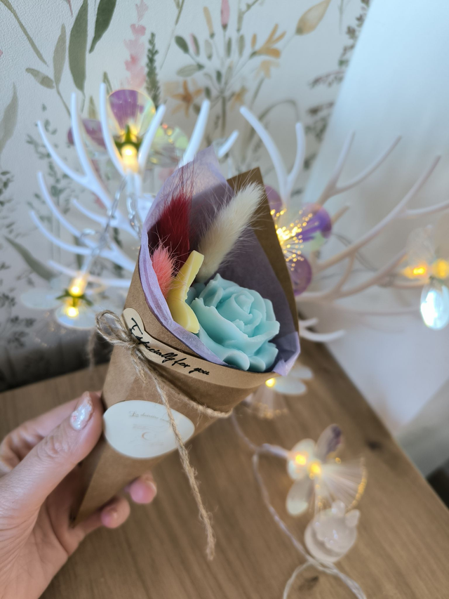 Cornet Floral Arc-en-ciel