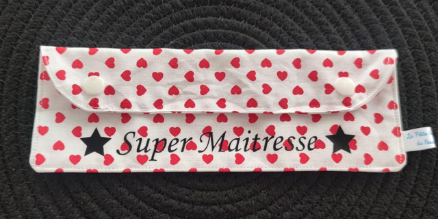 Pochette à crayons coeur 