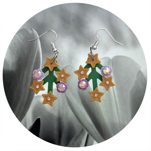 Small glint limb stars earrings