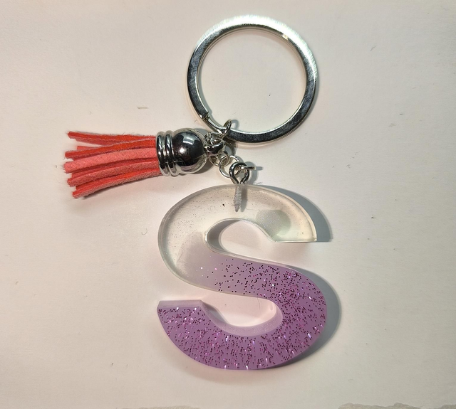 Porte clés initiale "S" transparent et rose pailletté 