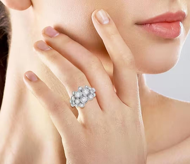 Beautiful Swarovski Zirconias Bubble Design Ring.