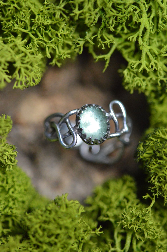 Bague Elfique - Cyanite verte, T51 à 54