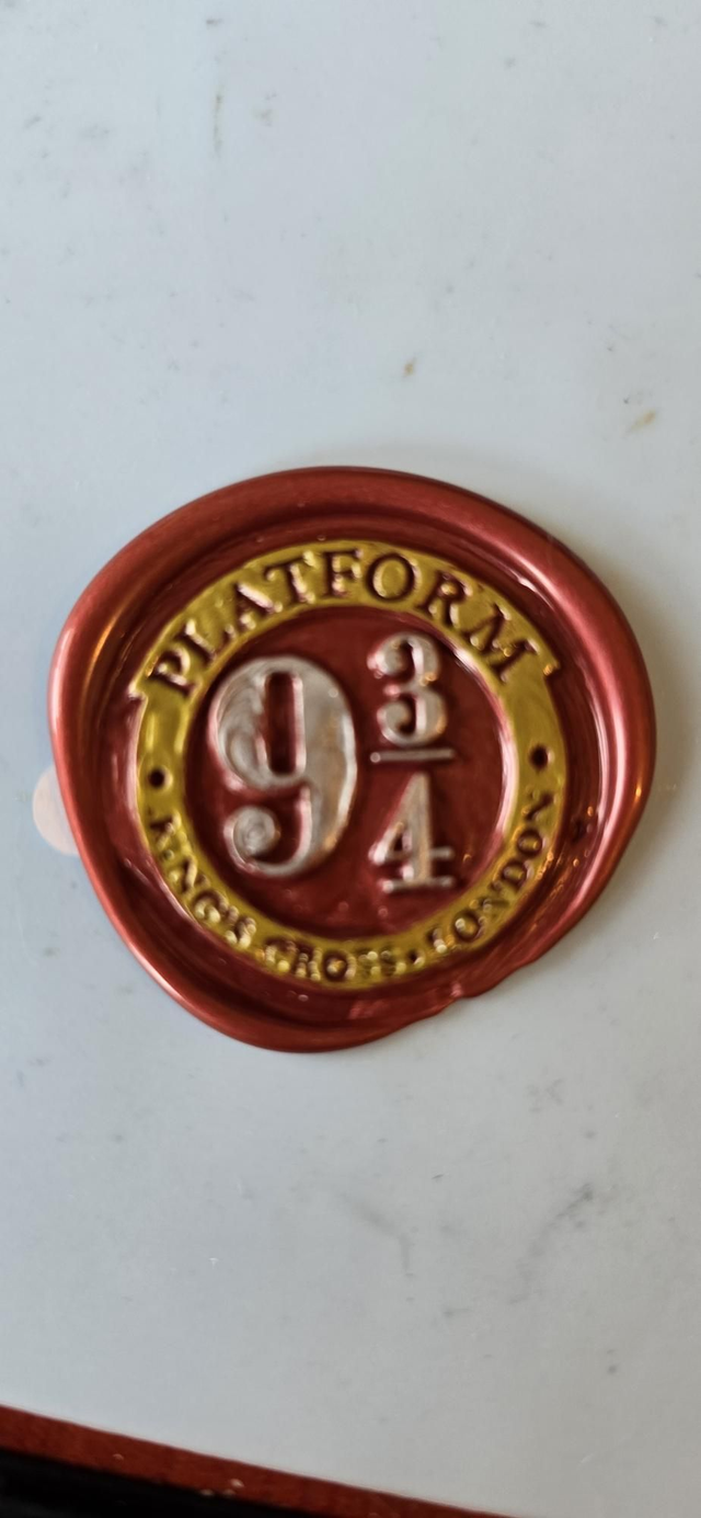 Platform 9 3/4 wax seals 
