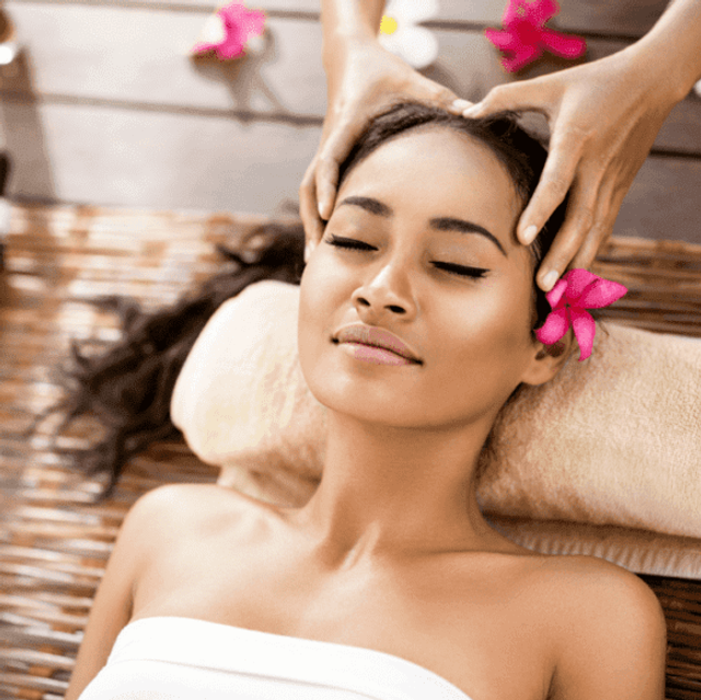 90 Minute Balinesische Ganzkörpermassage inklusive Fuß Bad