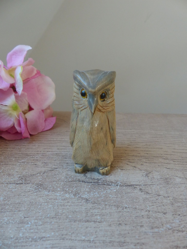 Figurine miniature de hibou sculpté main en corne de buffle - Porte bonheur artisanal - Cadeau original et décoratif - Animal symbolique