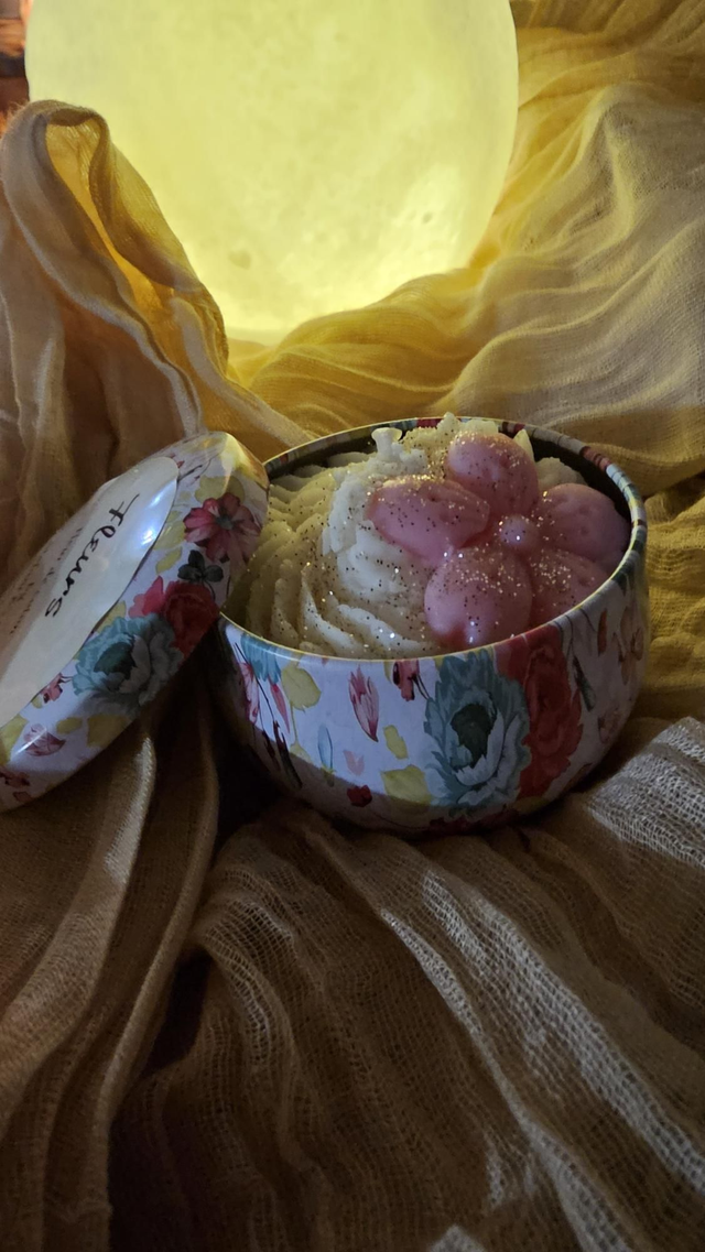 Bougie fleurie  senteur  Fleur  de coton