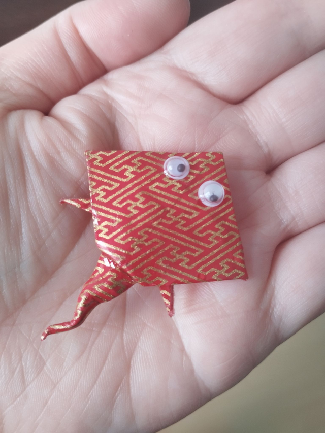 Broche Raie aux formes géométriques 