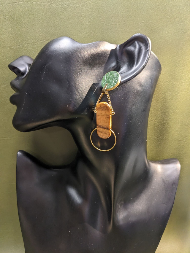 "Lauro" - Pendants Olivier, Cuir et Bronze