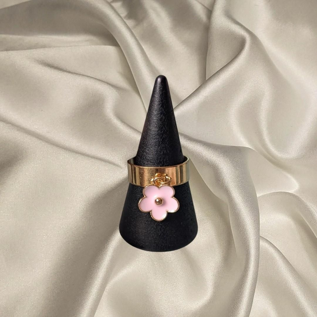 Bague doré petite fleur rose pâle 