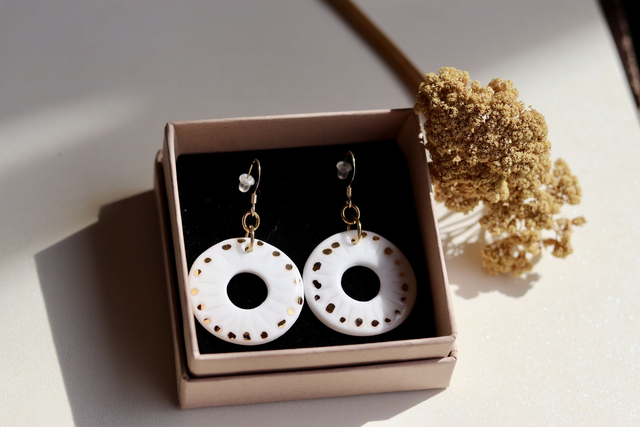 Boucles d’oreilles en porcelaine et or