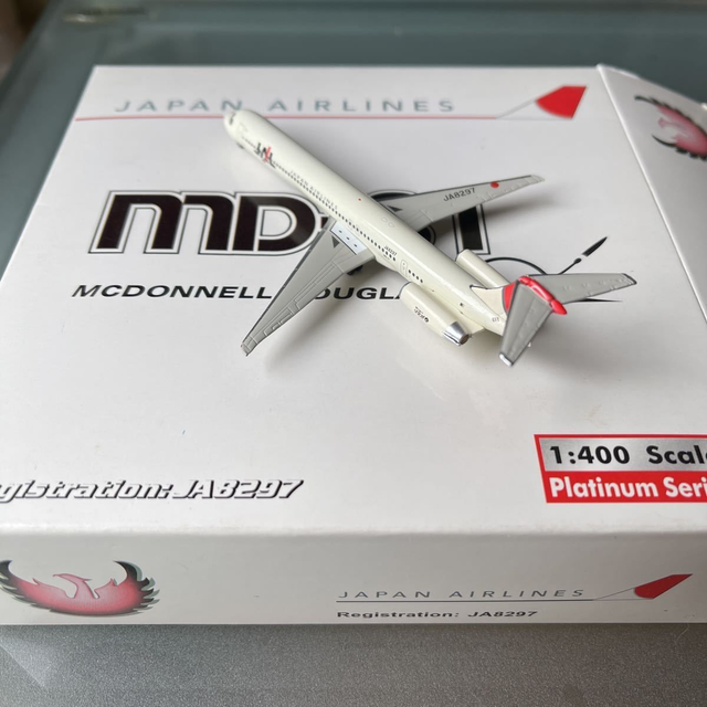 JAL MD-81 (JA8297), 1:400 Phoenix