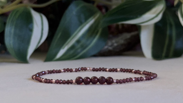 Bracelet | Grenat - Précieux 3