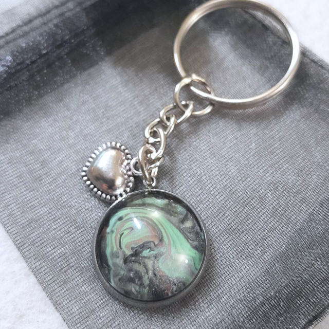 COEUR FORESTIER - Porte-clés - Vert &amp; noir - Métal argenté