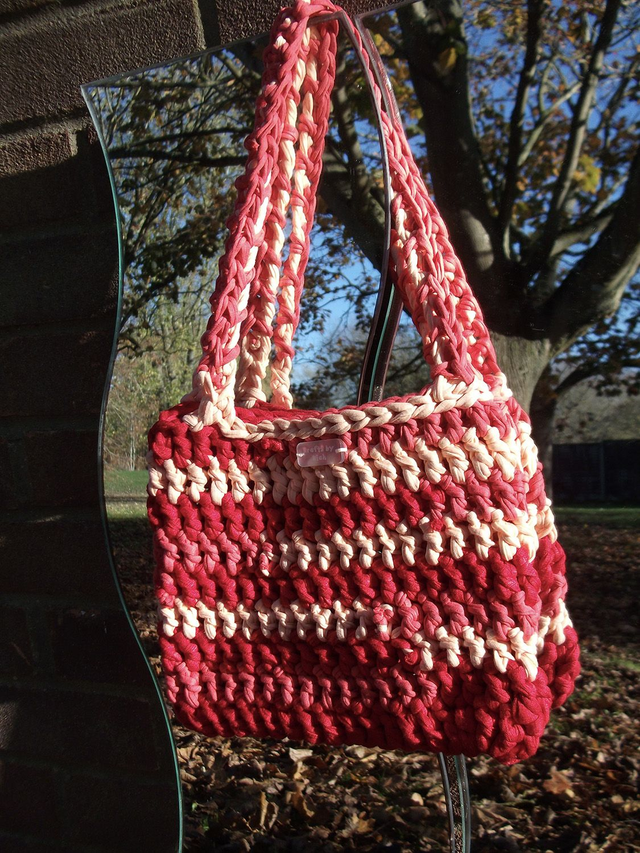 Red, coral and Peach T-shirt Bag
