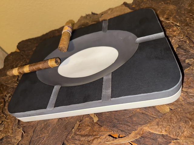 Grand Cendrier *Éris*