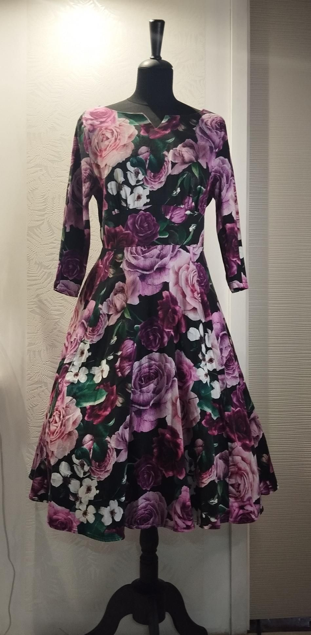 Robe Hearts & Roses Sydney 50's Floral Swing Purple T44/48
