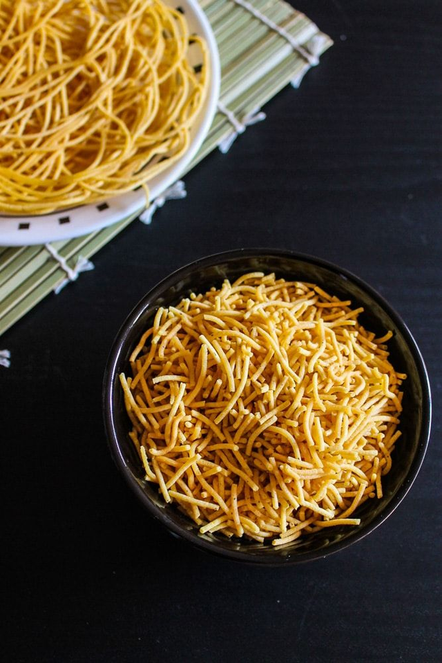 Tikki Sev (350 Gram) – Spicy &amp; Crunchy Gram Flour Noodles