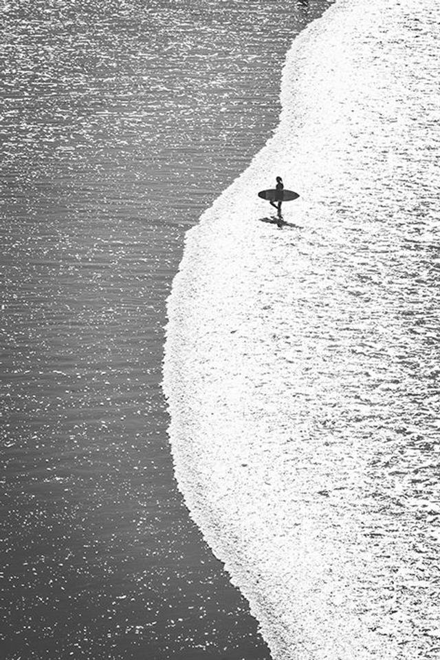 Océan - La surfeuse