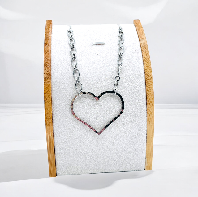 Collier cœur martelé argenté 