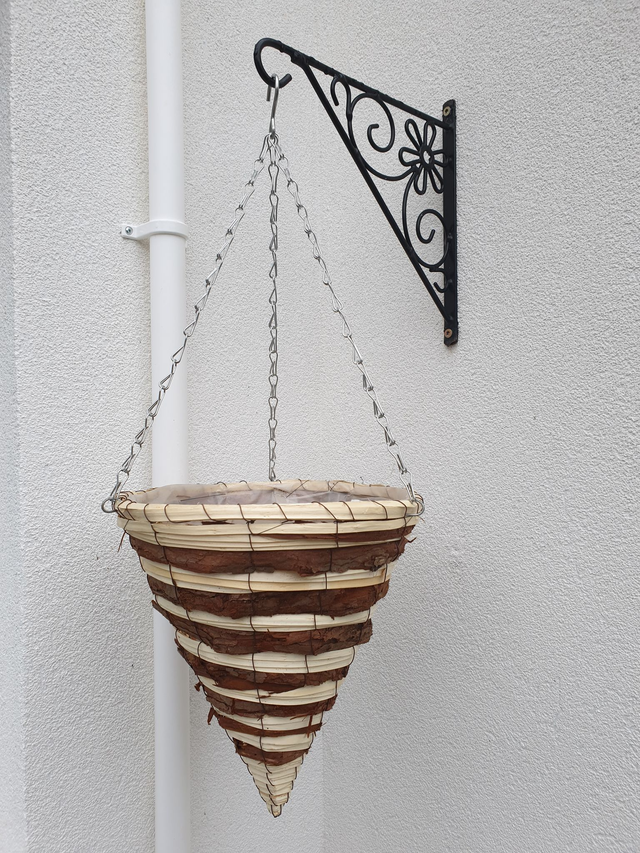 Small Gabriel Cone Wicker Hanging Basket - 12" Round Basket