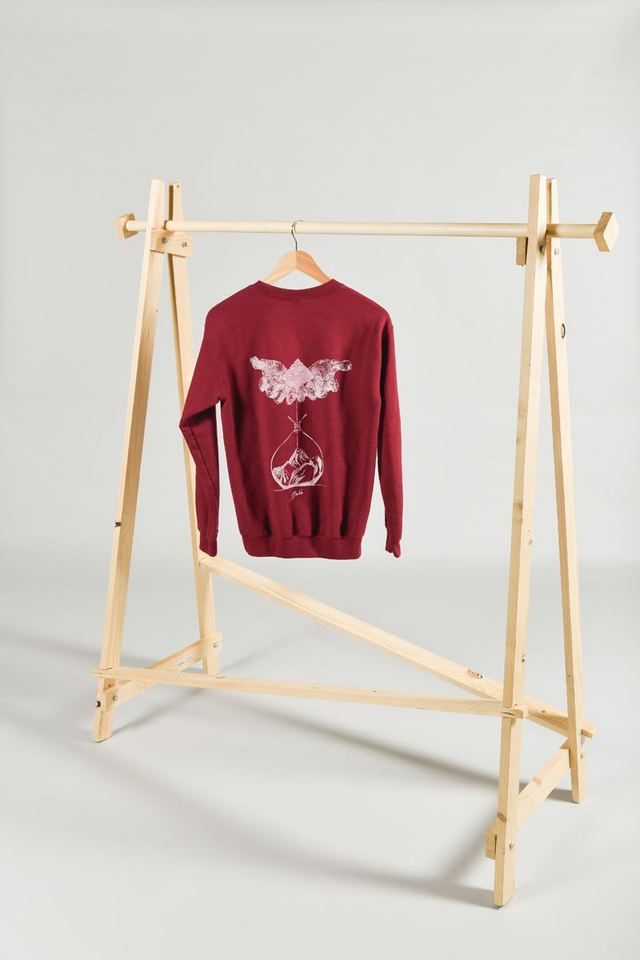 Sweat rouge Gildan seconde main sérigraphié – Œuvre main en sablier