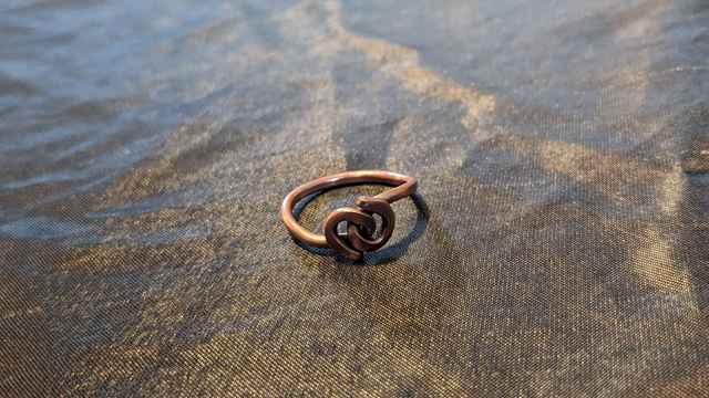 Knotted copper ring